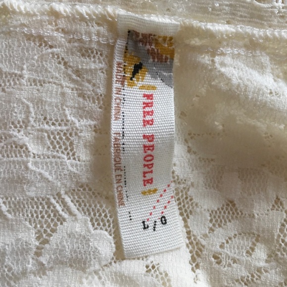 FREE PEOPLE NO SLEEVE TOP WITH LOTS OF LACE & LOVE - Picture 4 of 7